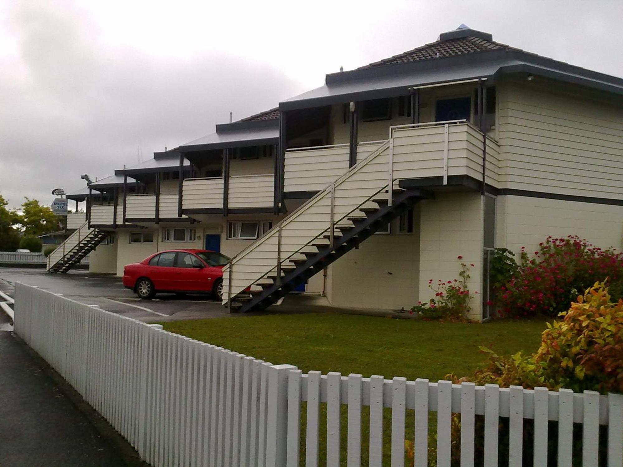 Motel Six Hamilton Exterior photo