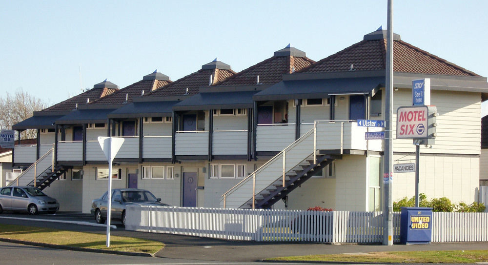 Motel Six Hamilton Exterior photo